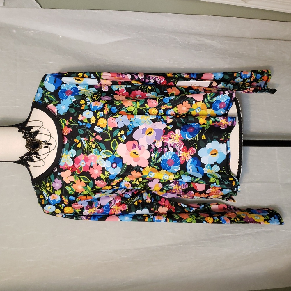 Johnny Was Bee Active XL flowered back interest top NWT